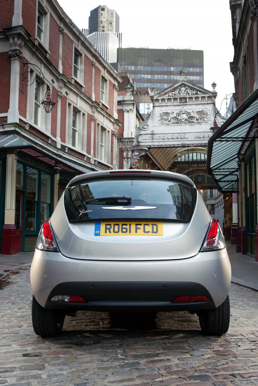  Chrysler Ypsilon 2011 года  (фото 15 из 50)